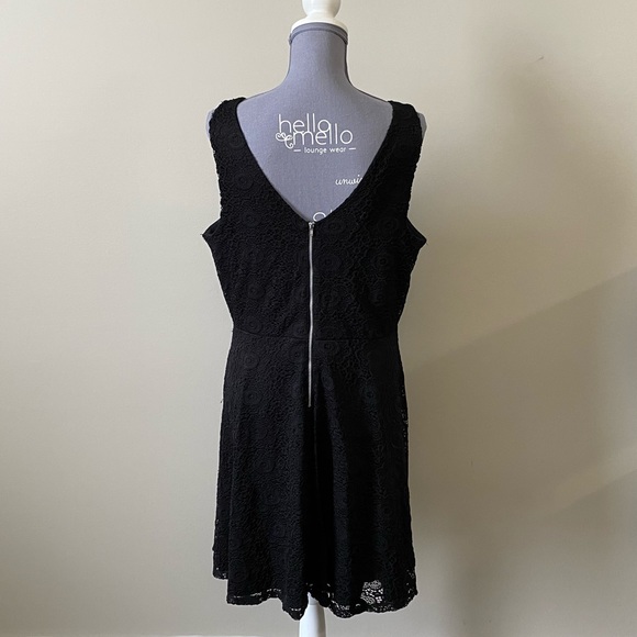 Sears woman’s black fit & flare lace lined Mini skater dress - Picture 4 of 5